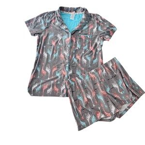 Munki Munki Pajamas Set in Gray with Giraffe Patterns size M women’s